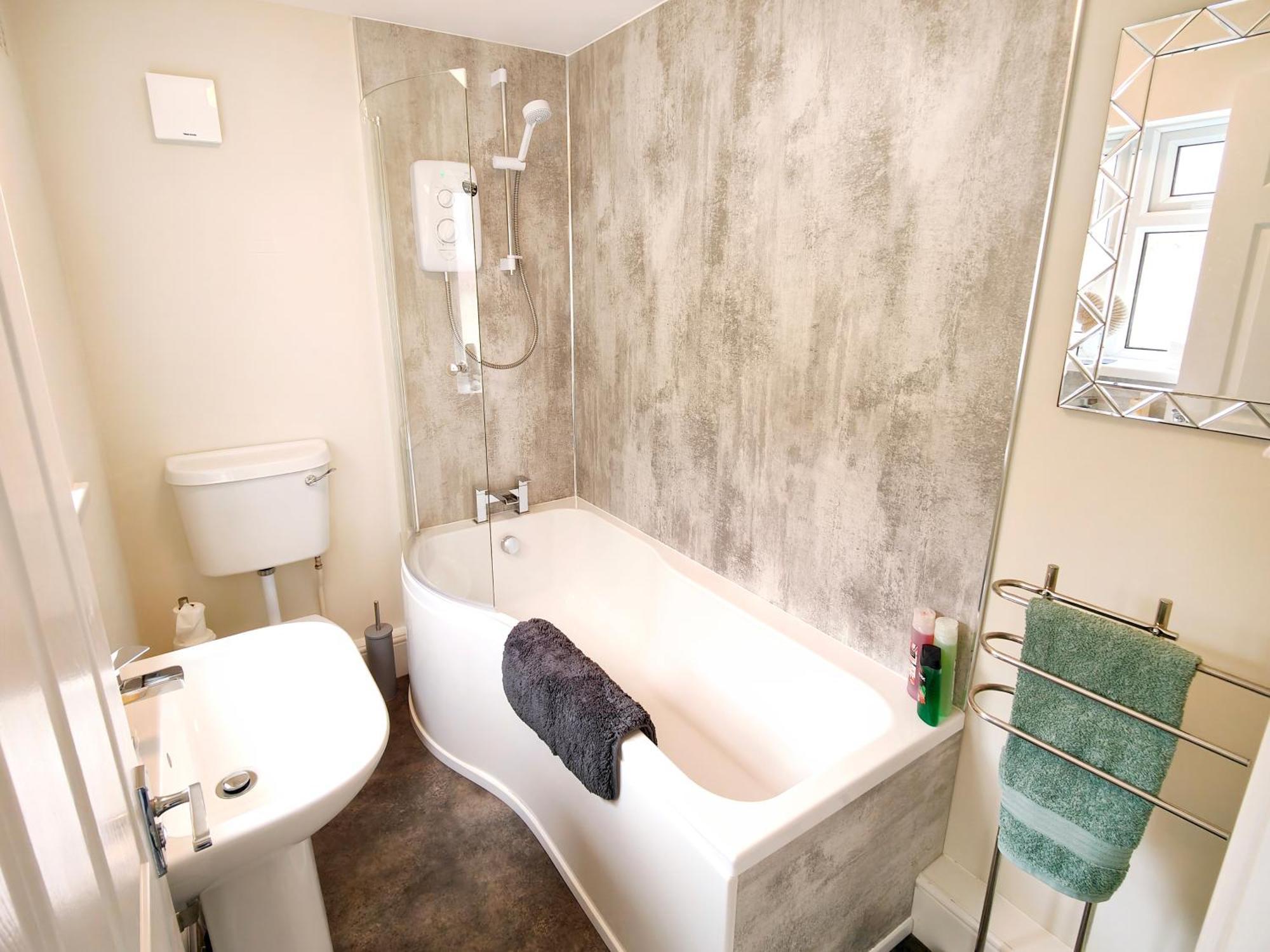 Douglas House, Near Hospital, Attractive And Comfy 2 Bedroom House With Enclosed Yard To Rear Карлайл Экстерьер фото